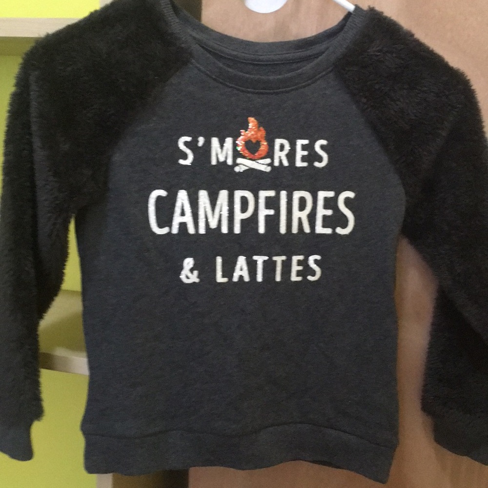 ❄️3/$10 Justice long sleeve sweater top size 6-7